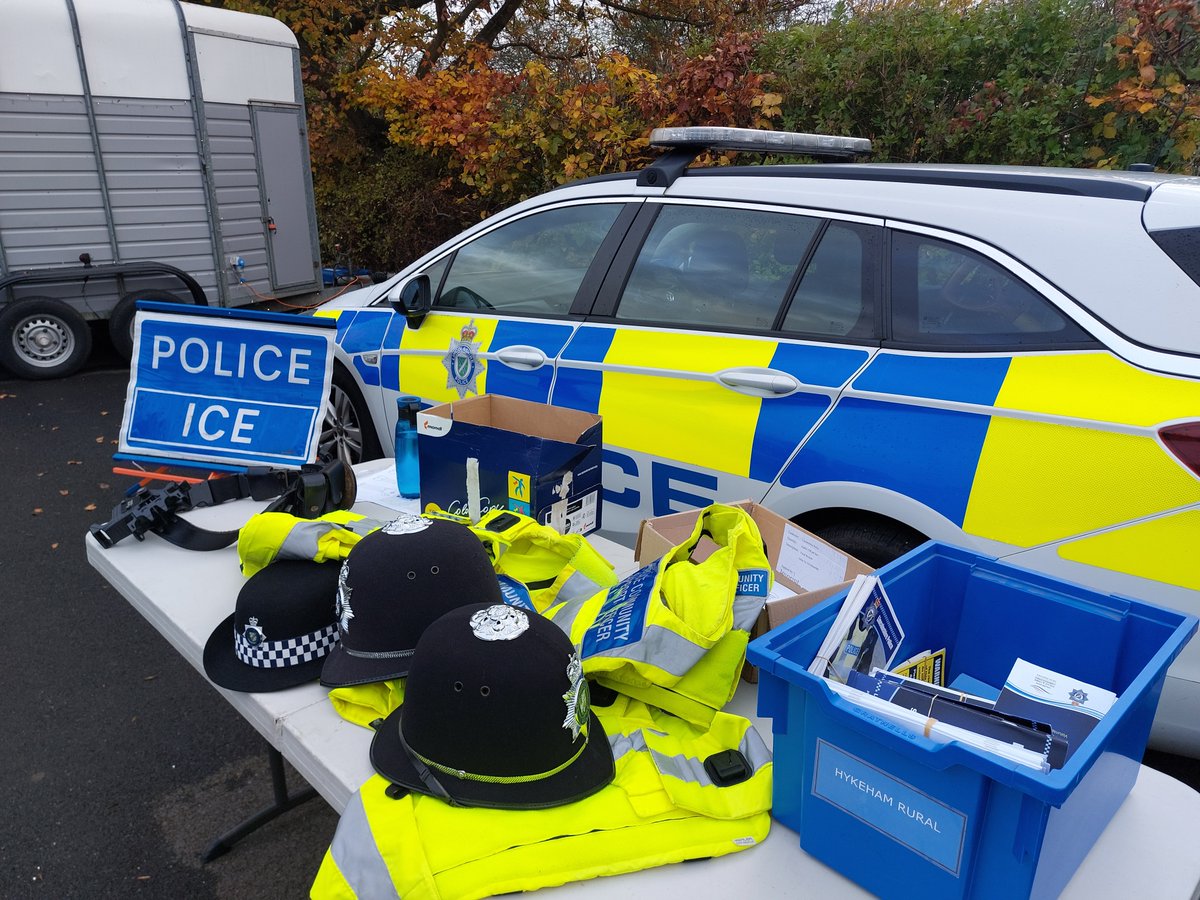 Fantastic to see everyone visiting the Hykeham Christmas Fayre at Fen Lane, North Hykeham this afternoon. PCSO Sarah 🎅