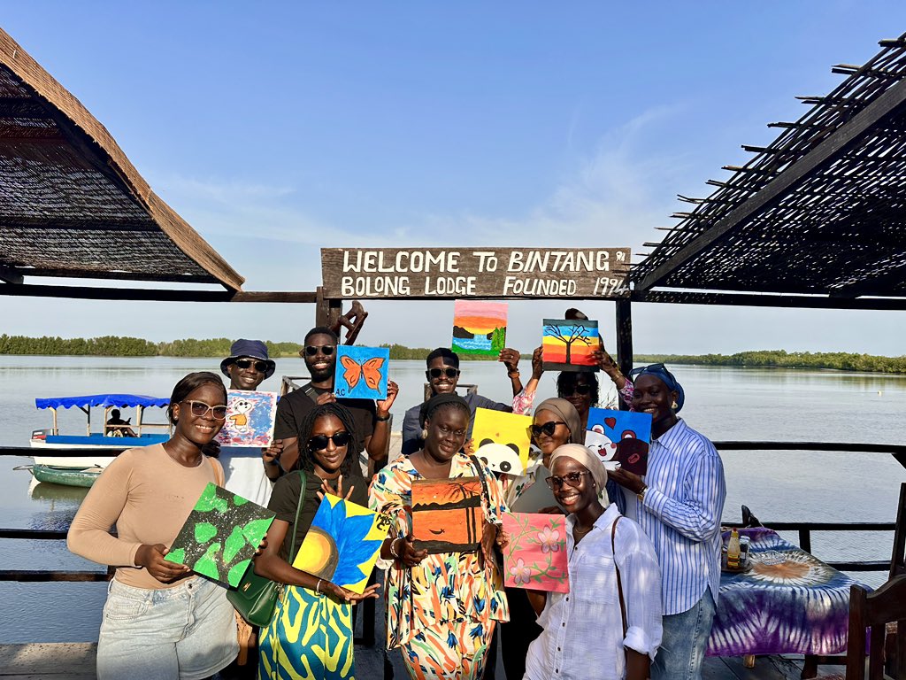 cheap__trips's tweet photo. Family Fun Made Perfect with Cheap Trips! 🎉 A peaceful boat ride, artistic painting, exciting games, and a delightful lunch made for a day full of joy and connection. Here’s to treasuring family moments and building memories that last forever! 🌟 https://t.co/yoth9Jd5qd