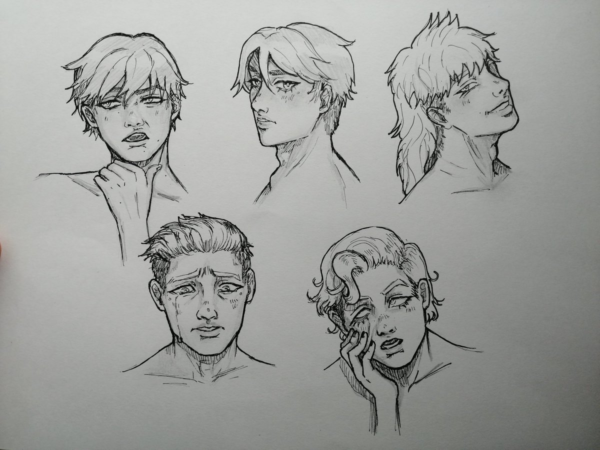 Practicando dibujar chicos 🖤🩶🤍
#ilustraciones #drawing #sketchbook #sketch
