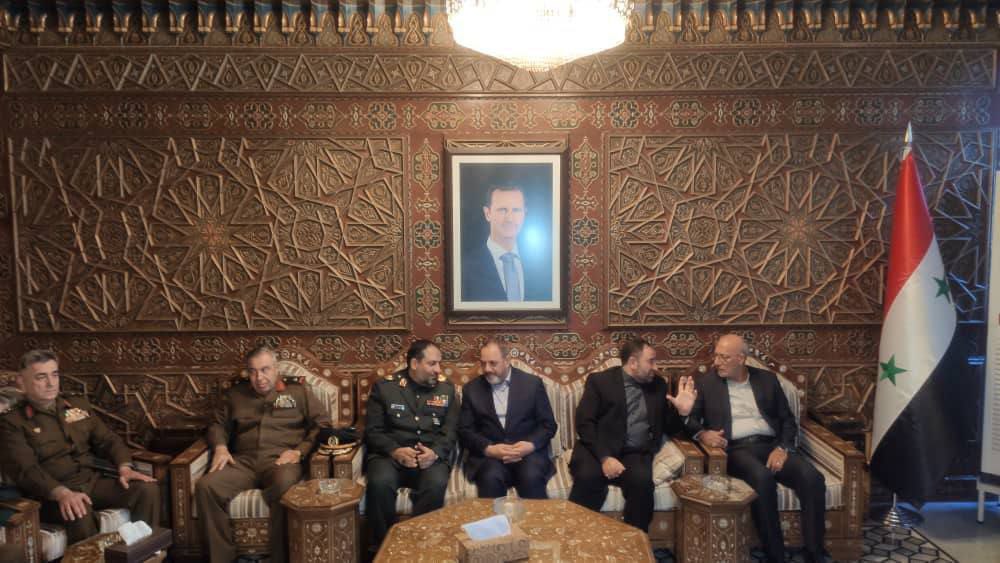 وصل سيادة العميد عزيز نصيرزاده وزير الدفاع وإسناد القوات المسلحة في الجمهورية الإسلامية الإيرانية عصر اليوم السبت في زيارة رسمية الى العاصمة السورية #دمشق وكان في إستقباله على ارض المطار مسؤولون كبار في وزارة الدفاع والقوات المسلحة السورية.