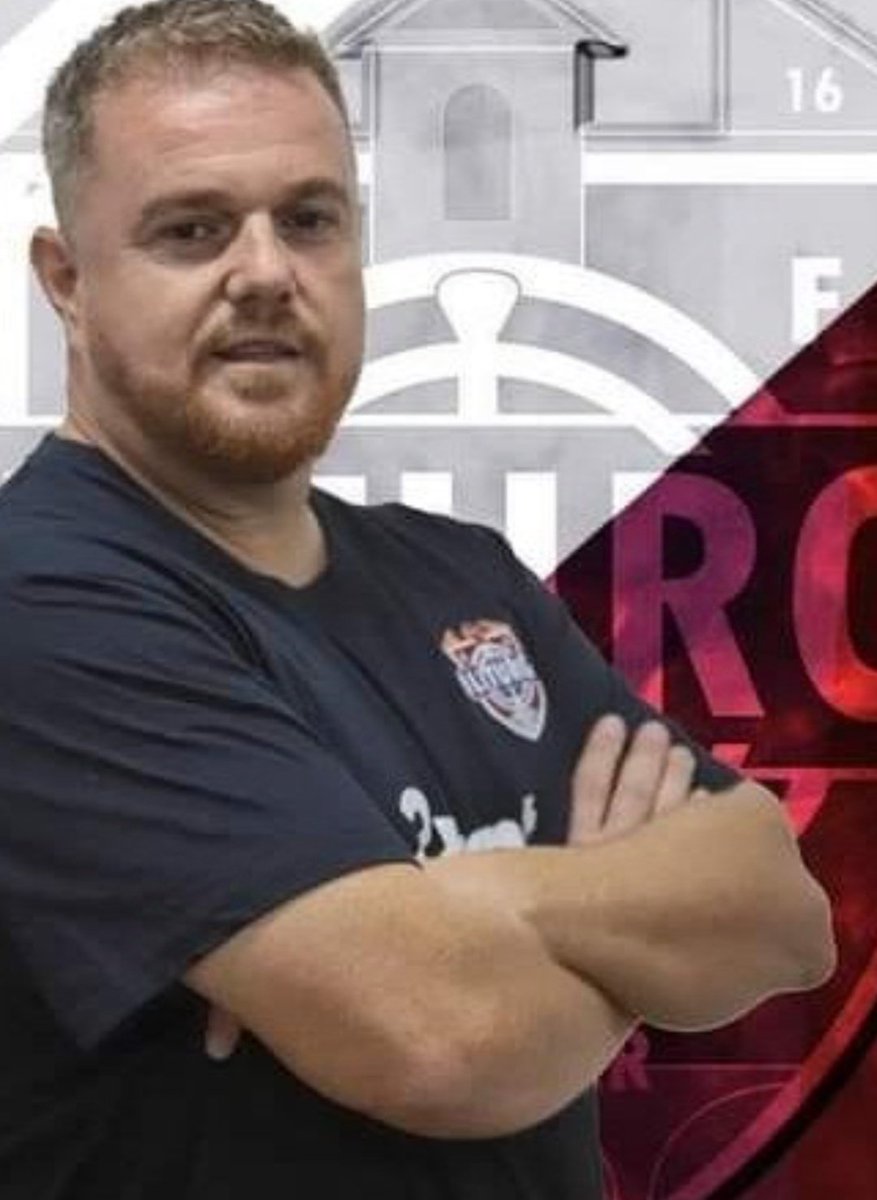 aolivermolina's tweet photo. El fútbol lo aguanta todo pero, si un club pierde la confianza  en su entrenador, para respetar su historia, debe ser leal y comunicarlo. Hace más de una semana, por una publicación del club atacando a "su" entrenador, supe que estaba cesado. El @iliturgi_cf es mucho más. Respeto https://t.co/KhIFOKAgFH