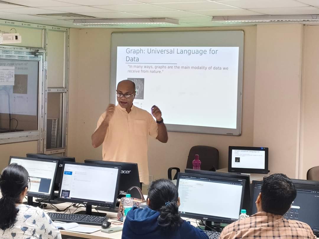 sabyasachi_uni's tweet image. Thanks to #DrPlabanBhowmick for his excellent theory session on the 'Introduction to #GraphMachineLearning' on the eve of the 5-Day Mid Career Training Program (#MCTP) on the Foundation Course on #AI and #BigData for #ISS officers at #IITKharagpur on November 13. @plabanb