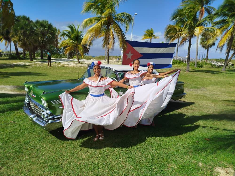 Villacubahotel's tweet photo. 🤗 Observando como disfrutas nuestro #CubanDay🇨🇺
.
.
#Varadero #CubaUnica https://t.co/DxZHeTBrAM