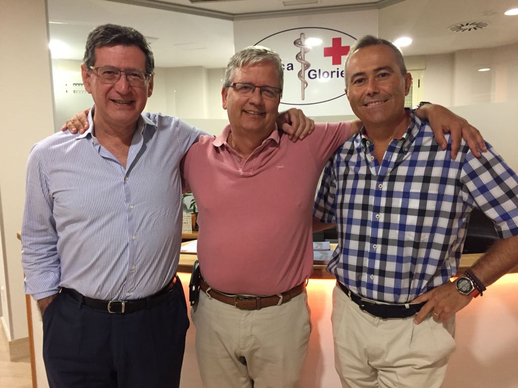 Con profundo pesar, os comunicamos que ha fallecido nuestro queridísimo amigo, colega y profesor en cardiología, Doctor Aurelio Quesada.
Su dedicación a la medicina y la enseñanza dejó una huella imborrable en colegas, estudiantes y pacientes. 
Descansa en paz, querido doctor.