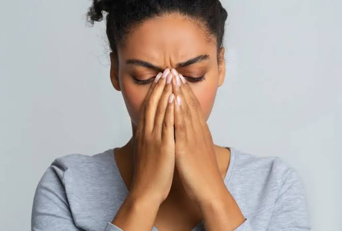 PharmSaj's tweet photo. Harmattan is here, and with it comes the increased risk of SINUSITIS for many of us. Wondering what sinusitis is and how to prevent it this season? 

Let’s dive in and learn how to protect your sinuses during this dry and dusty period! 🌬️ https://t.co/pvp0memuE1