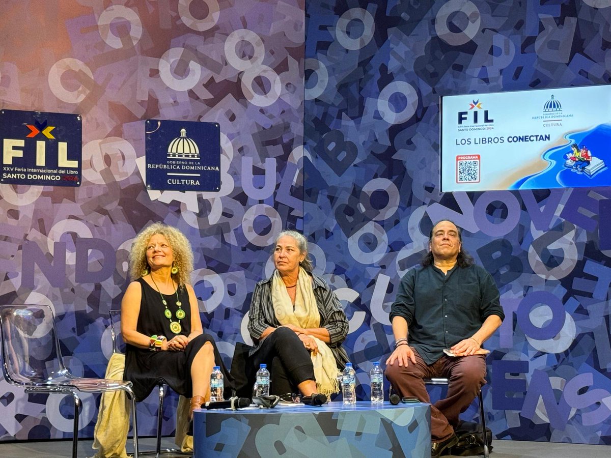 J.C Méndez Guédez (@mendezguedez) on Twitter photo Feria del libro de Santo Domingo. Lectura de textos junto a las escritoras cubanas Karla Suárez y Anna Lidia Vega Serova.
Momento en el que compartí fragmentos de Roman de la isla Bararida <a href="/firmamentoed/">Firmamento Editores</a> Feria del libro de Santo Domingo. Lectura de textos junto a las escritoras cubanas Karla Suárez y Anna Lidia Vega Serova.
Momento en el que compartí fragmentos de Roman de la isla Bararida <a href="/firmamentoed/">Firmamento Editores</a>