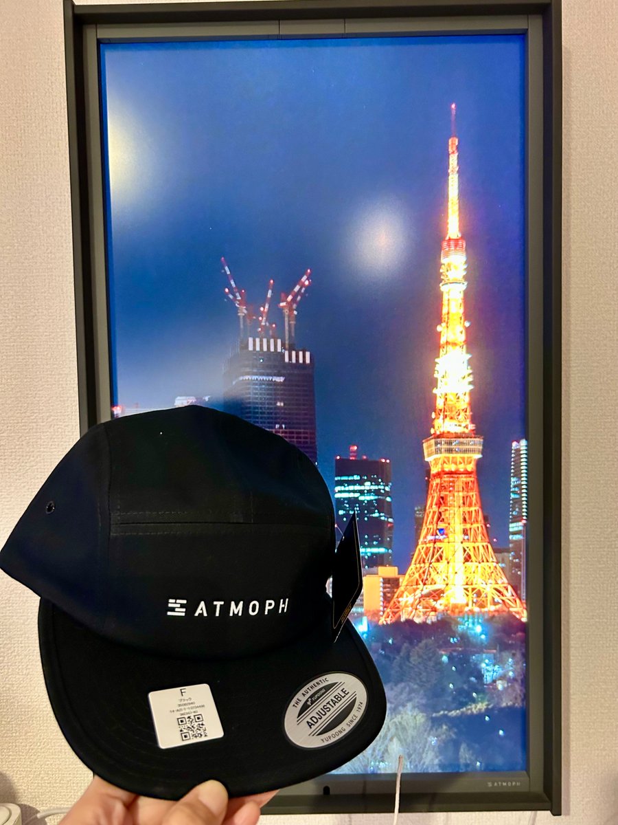Sakikogigi's tweet photo. #Atmoph10周年 おめでとうございます🎉。オリジナルグッズのキャップをいただきました。
#AtmophWindow2 #Atmoph https://t.co/YQJtay4rFK