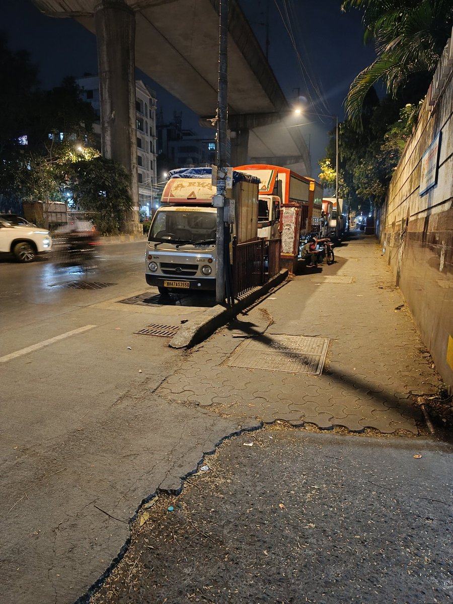 MotaNagar's tweet photo. Still no action taken. Please act before disaster strikes. Ignoring the issue now will only make it worse. The consequences will be irreversible if immediate steps are not taken. Let's prioritize action over excuses!
@MTPHereToHelp @mybmc @mybmcWardKE @mayor_mumbai https://t.co/ZHcVlho9gl
