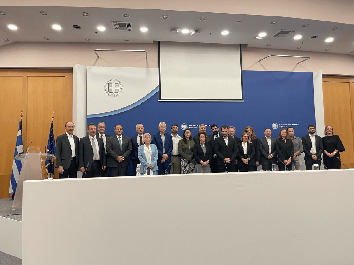 NTUAPhotolab's tweet photo. 📷 @NTUAPhotolab proudly participates in the LAND program, by developing AI algorithms for land use classification. 
🇬🇷 Contracts for Axis 3 were signed, boosting Greece’s satellite data capabilities.
📷 Learn more: https://t.co/KENzmXF3fk
#NTUA #LAND #ESA #EarthObservation https://t.co/3oaJkx3CdA