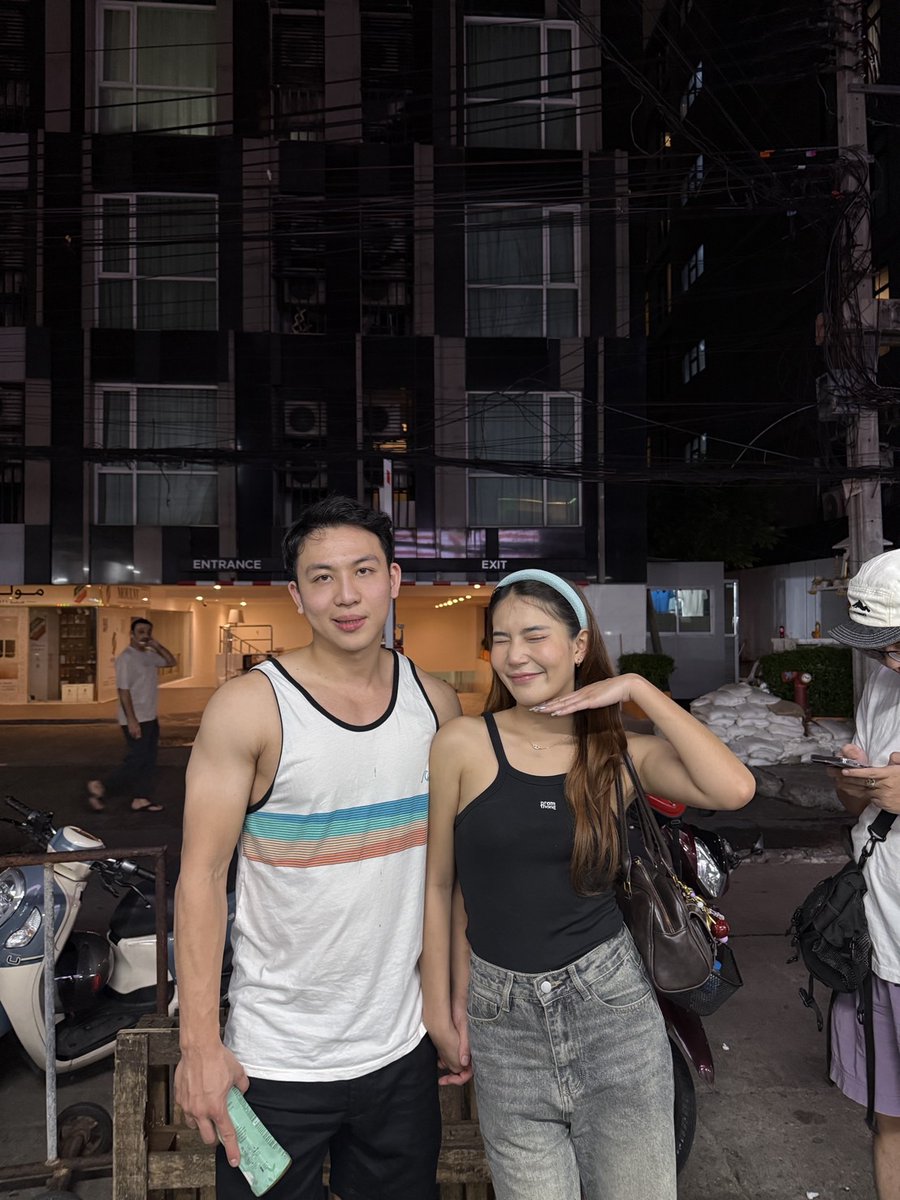 感謝 @daxiangtw ，來泰國幹幹妹幹到快死了，今天在 @roosters_clubtw 直播幹泰妹，要來看喔！ https://t.co/WVhndguIz8