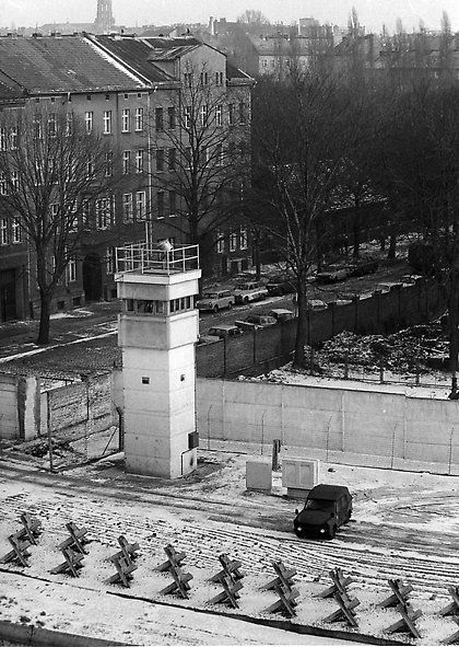Bernauer Strasse / Acker Strasse 1980s
#DDR #Coldwar #Berlinwall