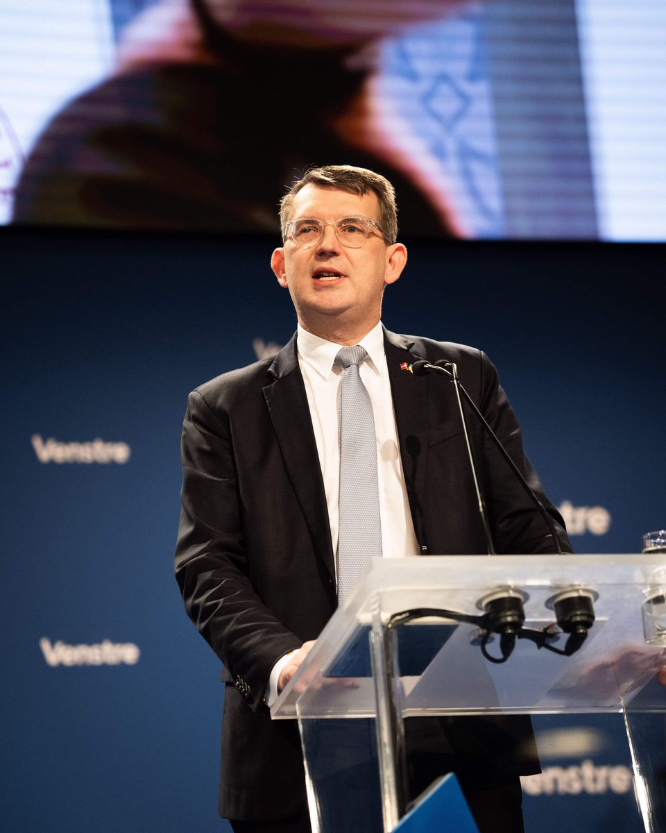 Anni Matthiesen (@annimatthiesen) on Twitter photo Tak for en super flot tale til <a href="/troelslundp/">Troels Lund Poulsen</a> 👏👏👏 ved Venstres Landsmøde 2024 i Herning!
#dkpol Tak for en super flot tale til <a href="/troelslundp/">Troels Lund Poulsen</a> 👏👏👏 ved Venstres Landsmøde 2024 i Herning!
#dkpol