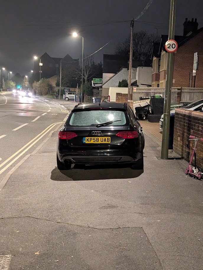 Tony Brett (he/him) (@tonybrett) on Twitter photo <a href="/PeterOneH/">Peter West</a> <a href="/maryoxford/">Mary Clarkson</a> <a href="/limebike/">Lime</a> This sort of arsehole behaviour was aa real mobility block when going out with a friend who uses a walker and it was there for at least three hours. #yplac <a href="/BadlyParkedOx/">Badly Parked Oxford</a> House had an empty driveway too. <a href="/PeterOneH/">Peter West</a> <a href="/maryoxford/">Mary Clarkson</a> <a href="/limebike/">Lime</a> This sort of arsehole behaviour was aa real mobility block when going out with a friend who uses a walker and it was there for at least three hours. #yplac <a href="/BadlyParkedOx/">Badly Parked Oxford</a> House had an empty driveway too.