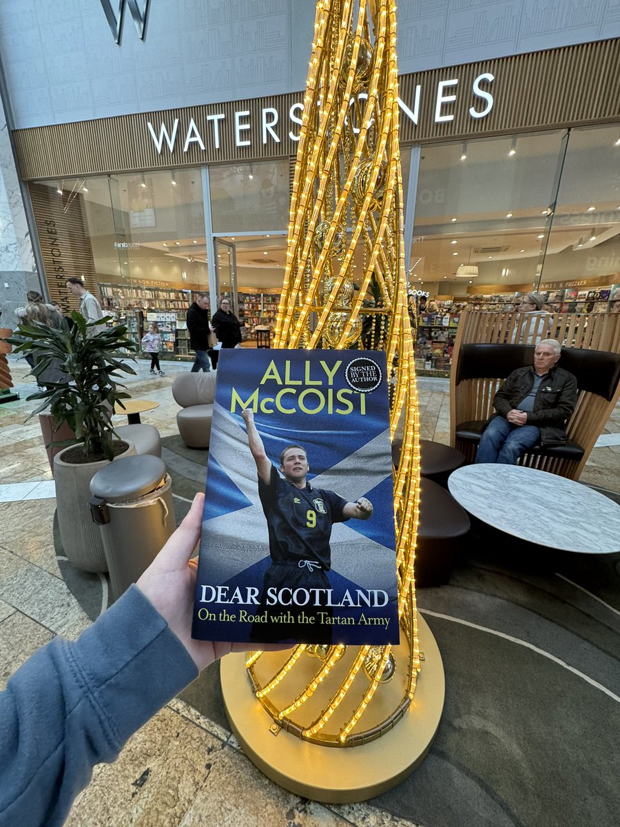 Waterstones Silverburn tweet media