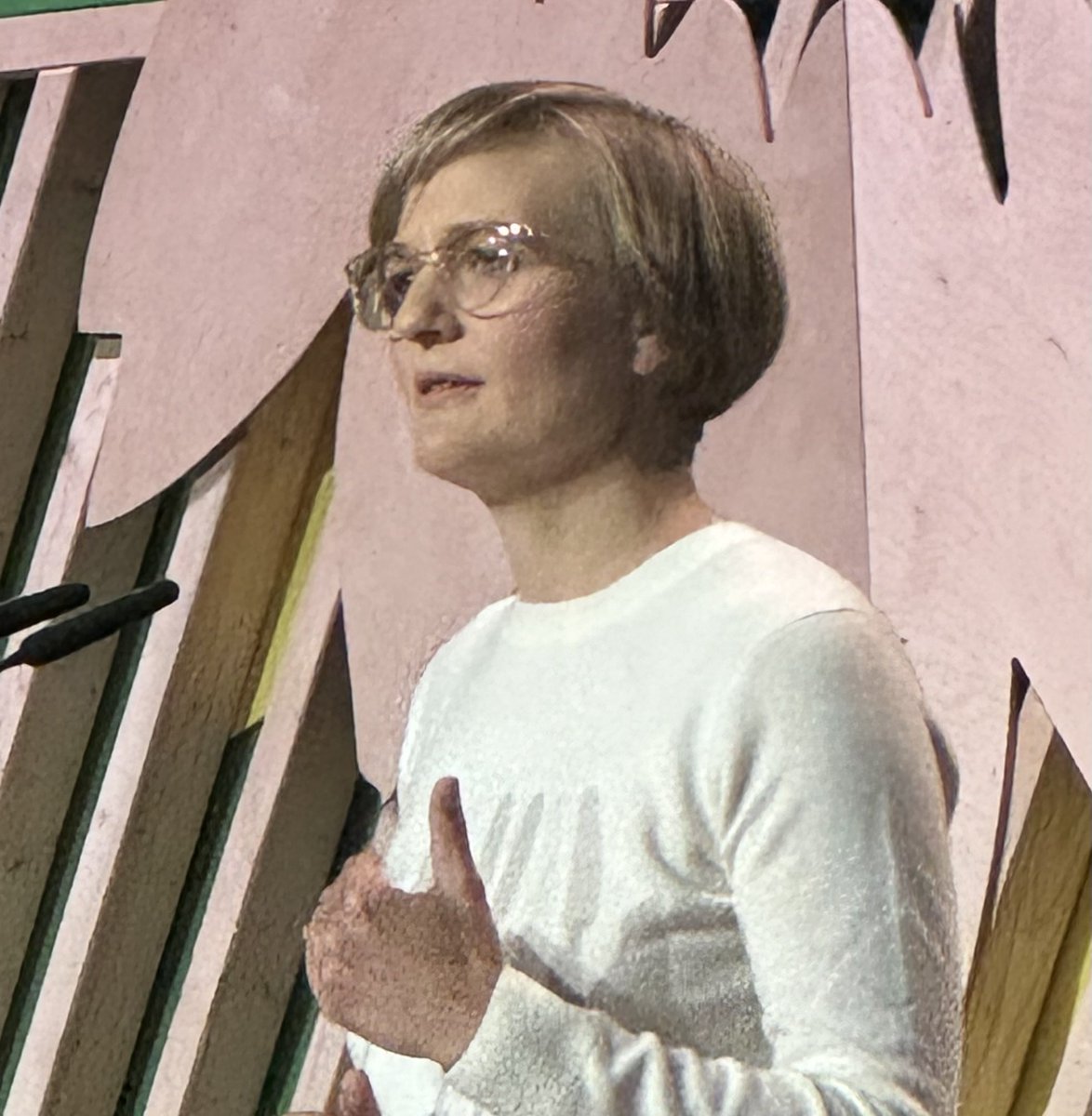 Historic moment for #Germany and the #Greens: election of Franziska #Brantner as a new chairwoman, educated at Columbia University with #Nobellaureate Joseph #Stiglitz as mentor