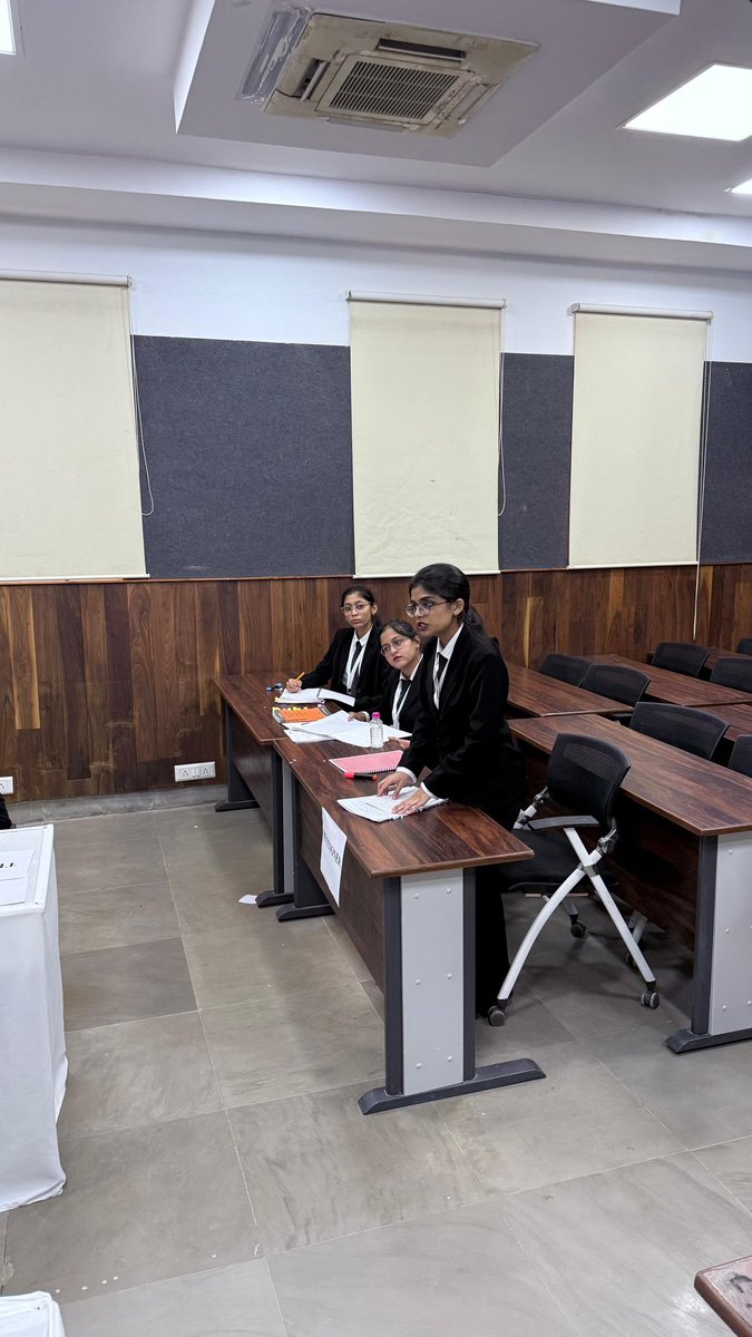 karnavati_uni's tweet photo. Let the legal battle commence! ⚖️
At the 37th Bar Council of India National All India Inter-University Moot Court Competition Preliminary- I, Round - II 🏆

#KarnavatiUniversity #UWSL #Law #LawSchool https://t.co/GwOUJsOujU