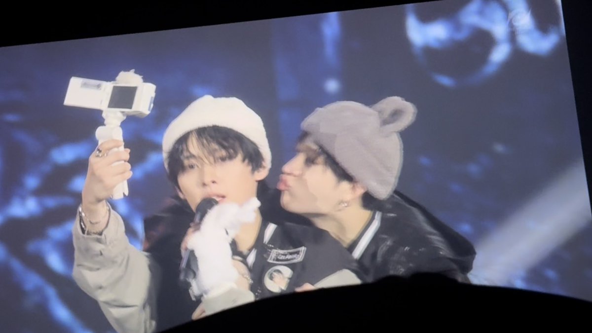 RinticR's tweet photo. 241116
😚😚😚
#방찬 #BangChan #리노 #LeeKnow
 #스트레이키즈 #Straykids #스키즈 #バンチャン #リノ
#찬밍 #minchan https://t.co/SHboyw663m