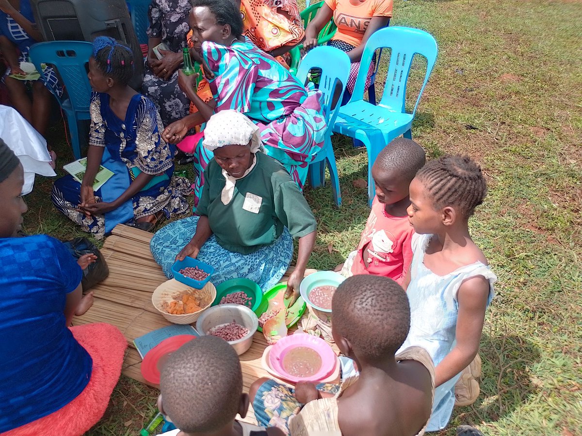 Nutrition training with cooking demonstrations in Buyende. Pregnant &amp; nursing mothers were  targetted for this activity to help them understand the nutrition importance of crops including biofortified crops and how to use them to make nutritious diets for their children.