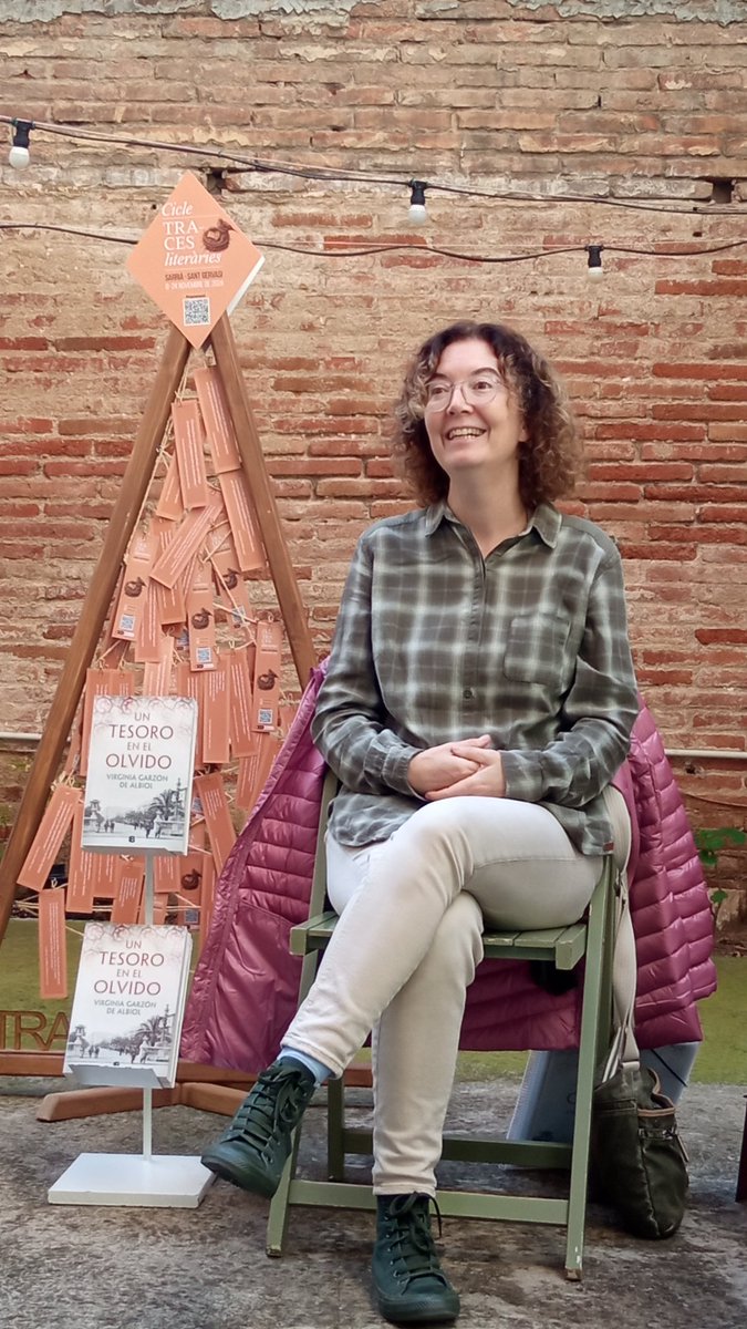 ✨ ITINERARI LITERARI
Acabem conversant amb la Virgina Garzón, autora de la novel•la "Un tesoro en el olvido'" de <a href="/EdicionesB_/">Ediciones B</a>, a la llibreria <a href="/CasaUsherBCN/">CasaUsherLlibreters</a> 
#SantGervasi #TracesLiteràries #Traces_SSTG <a href="/Bcn_SSTG/">Sarrià - Sant Gervasi</a> <a href="/TaleiaCultura/">Taleia Cultura</a>