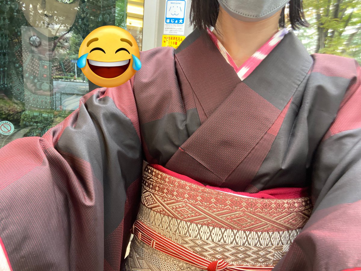 森入江展行きました 
手持ちの着物で奇跡的なアミルコーデができて良かった(半衿はウズベクのアトラスのハギレ) 
