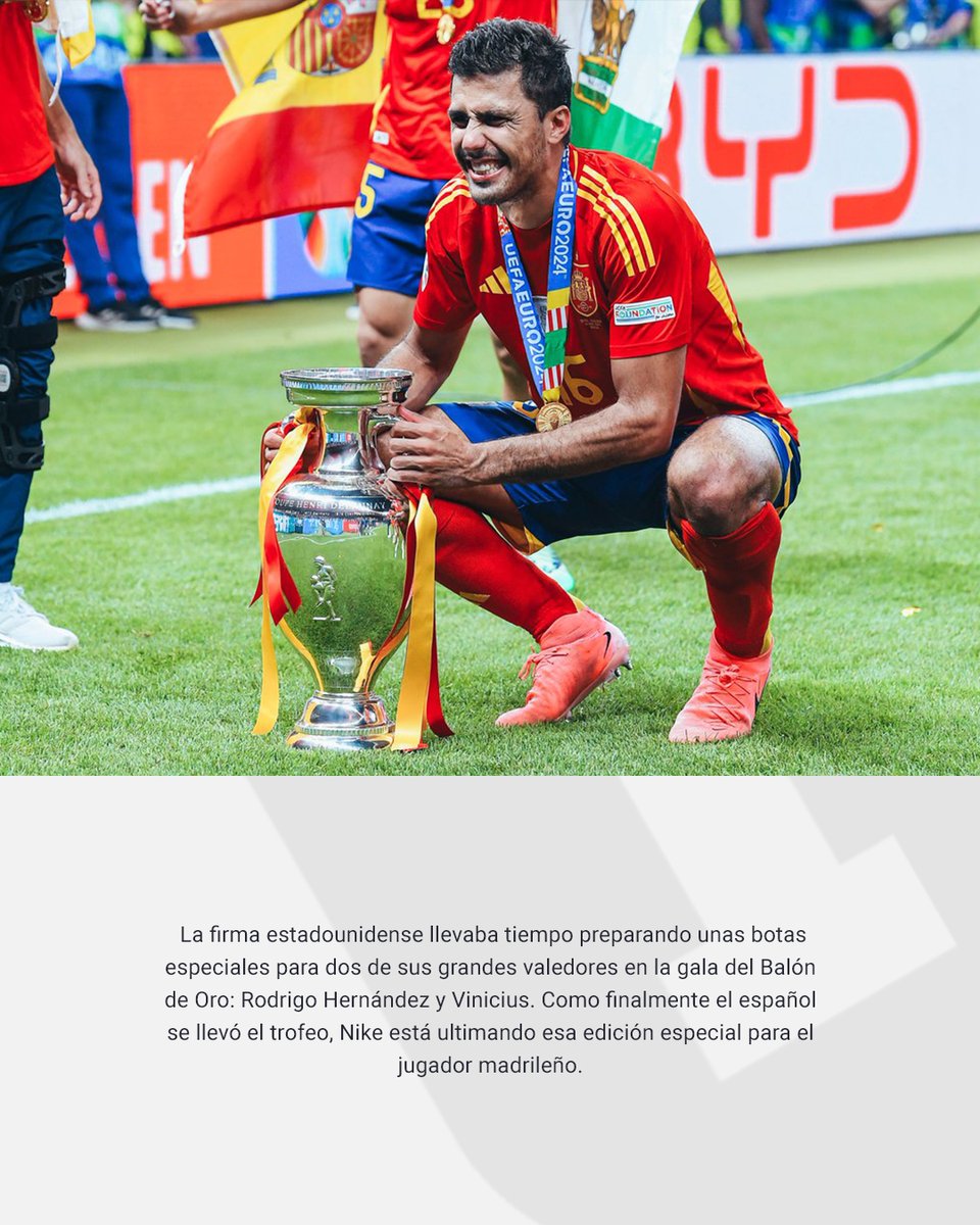 futbolfactory's tweet photo. Nike Football está preparando unas botas Special Edition Ballon D`or para Rodrigo Hernández ❶

La ocasión lo merece tras ser nombrado como mejor jugador del mundo 🙌🏼

¿Tienes ganas de verle con sus nuevas botas de fútbol?

#nikefootball #Rodri #ManchesterCity #ballondor https://t.co/T8LeAJmxA2