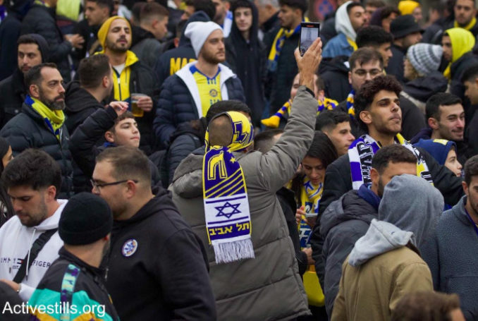 ClaudeZurbach's tweet photo. Jonathan Cook :
Pour mieux enterrer un génocide, l’Occident transforme en victimes des hooligans ultra-racistes israéliens
https://t.co/VuX92O3SvL https://t.co/NXCqdEtX8J