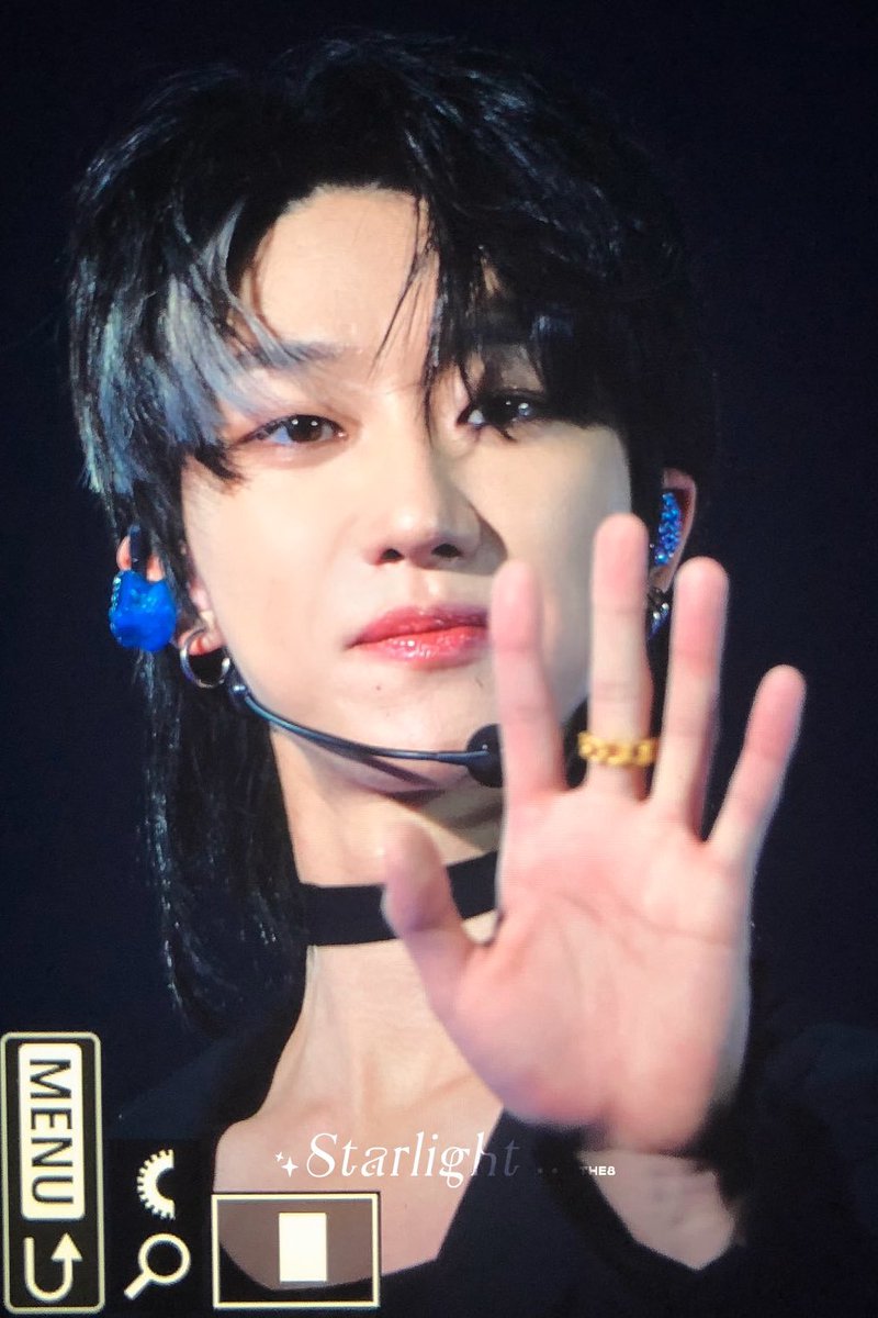 진짜 왼손중지에만 끼고다님.. 크기도 커서 헐렁이는데도