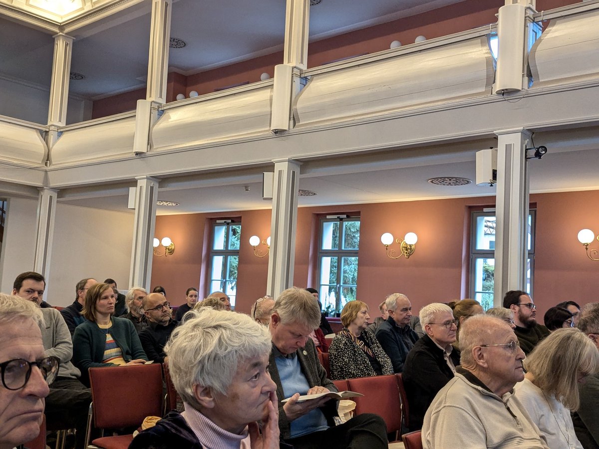 Dr. Franziska Naether moved to LinkedIn tweet media