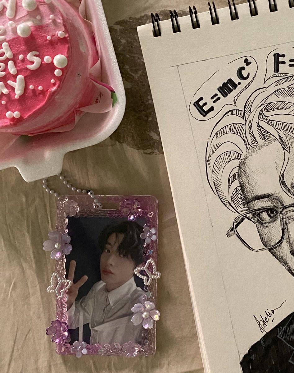 cheezywafer's tweet photo. Masih suasana jake birthday kan yaa 🤭 https://t.co/ZhZF0X4pDB