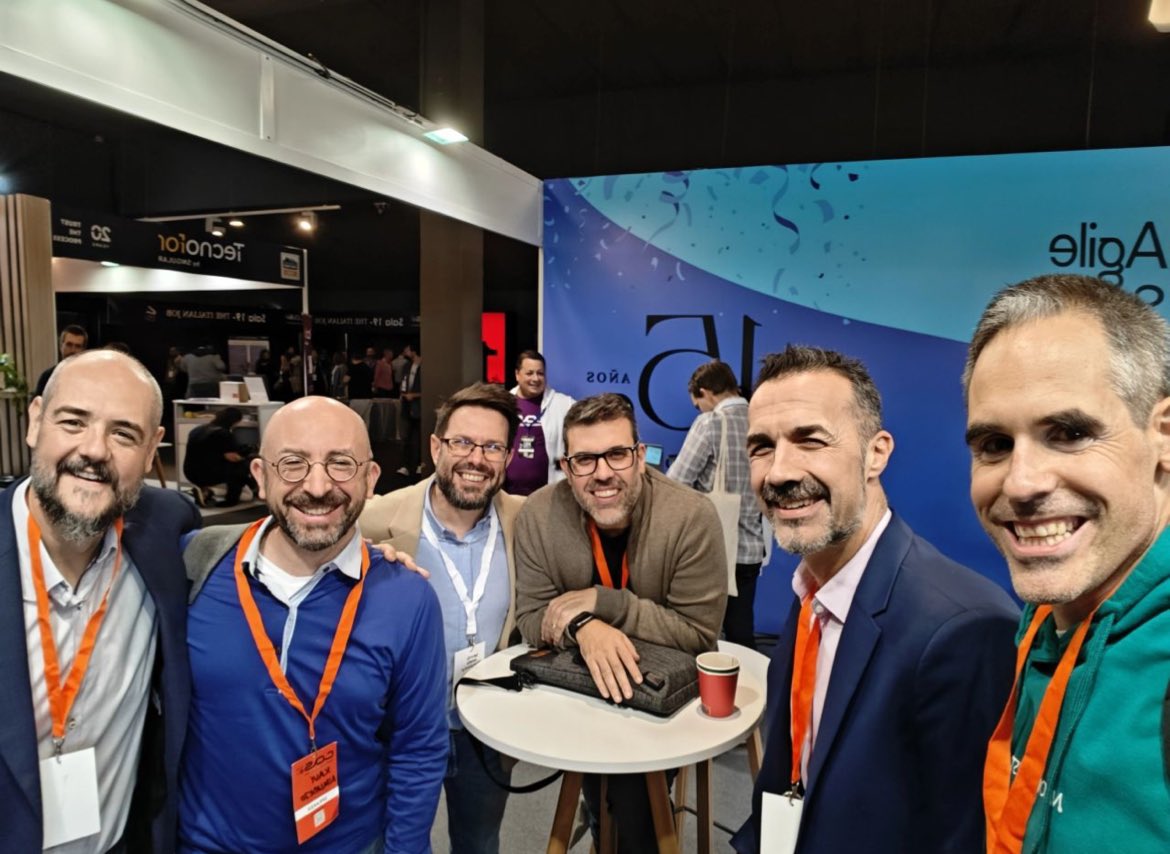 Un año mas en la #CAS2024 donde siempre lo que mas valoro y me llevo es la reconexión y compartir con la gente…esta foto con <a href="/xavi_albaladejo/">Xavier Albaladejo</a> <a href="/miquelrodriguez/">Miquel Rodríguez</a> <a href="/soydavidgr/">David Gómez💡</a> <a href="/javimartinagar/">Javier Martín de Agar Tirado</a> <a href="/drobur/">Diego Rojas</a> resume muy bien ese espíritu