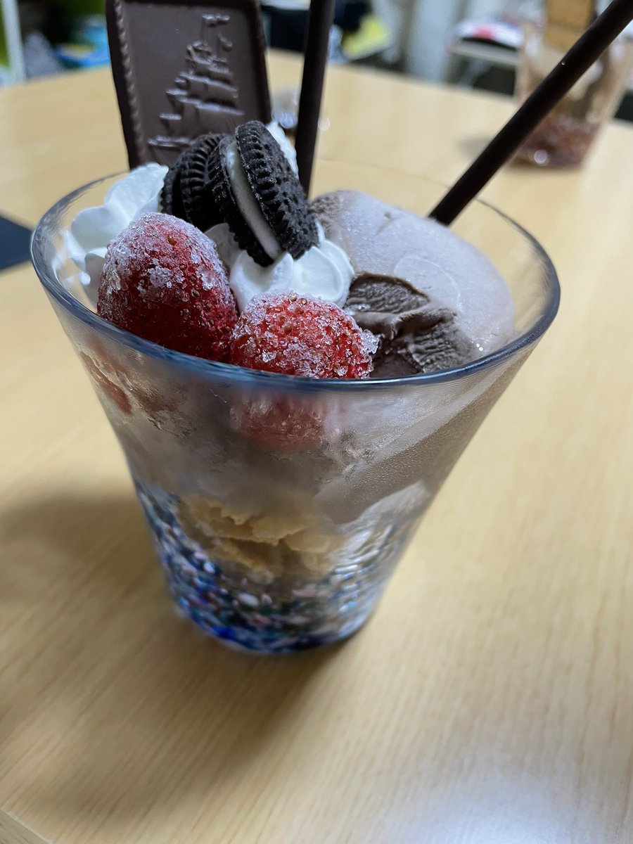 パフェ🍨食いたすぎて作って貰った！
美味すぎわろうた