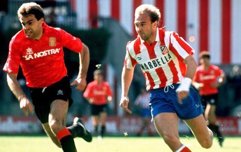 voltasport's tweet photo. 🙏🏻 2️⃣ Gerhard #Rodax
2 años sin el que fue delantero austríaco y Bota de Plata 1989/90 tras una gran temporada en el Admira Wacker fichó por el Atlético de Madrid (1990/91) para regresar a su país en el SK Rapid Viena y colgar las botas en su cliub de origen. https://t.co/2b0MW2Z35p