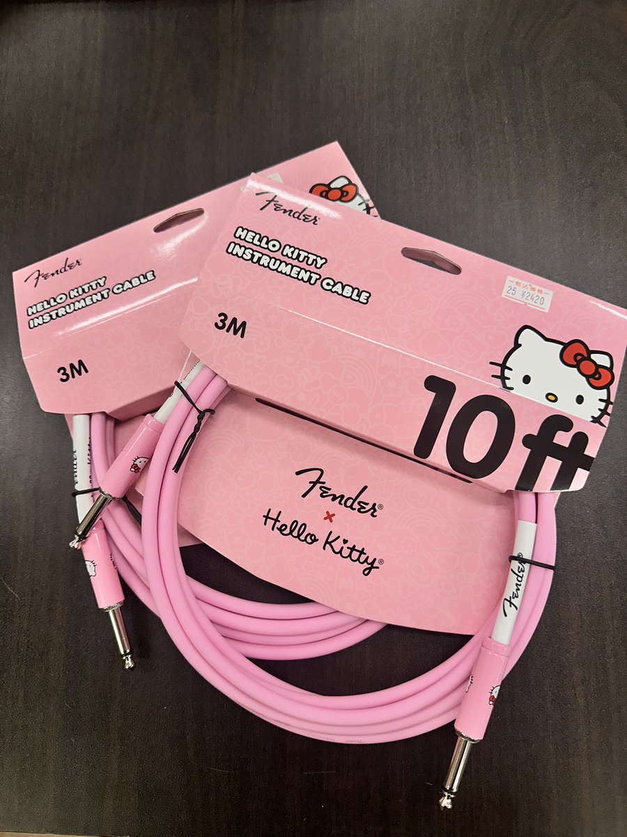 かわいいの入荷しました！ Fenderとキティーちゃんのコラボシールド