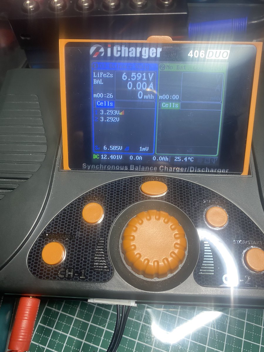 rajirajiRC's tweet photo. 思い切って買っちゃった
406duo
中古だけど
最初よかったんだけど
知らん間にバランス調整状態のまま
になった
壊れちゃった
高かったのに
が
なおしちゃった
#icharger 406duo
#こわれた
#ラジコン
#タミヤ
#なおし方は秘密だよ https://t.co/lgAd2EU2yQ