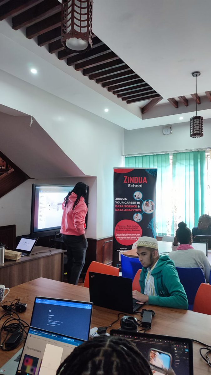NjugunaMs1's tweet image. Even with the rains we had to show up for #Techweekends with Scott taking us through the mastery of Figma 

Your product needs an amazing designs &amp;amp; as a PM I got to learn alot more 🙌 

Thanks @ZinduaSchool ft @grctutu