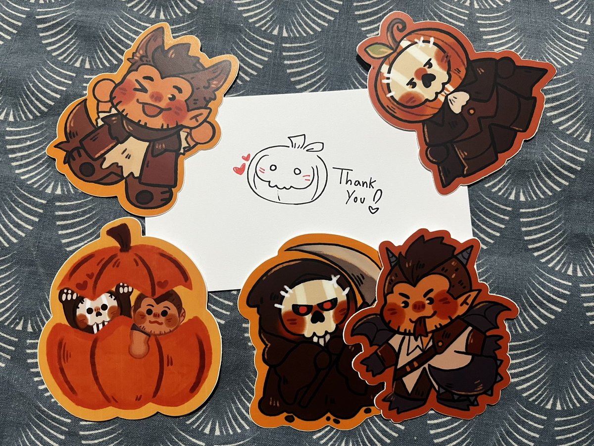 _Tchoupy's tweet photo. @Hopefulonion They’re here and they’re so beautiful I love them 😭 and the bonus sticker is so cute 😍! Thank you!!! https://t.co/kgO7W8cbQd