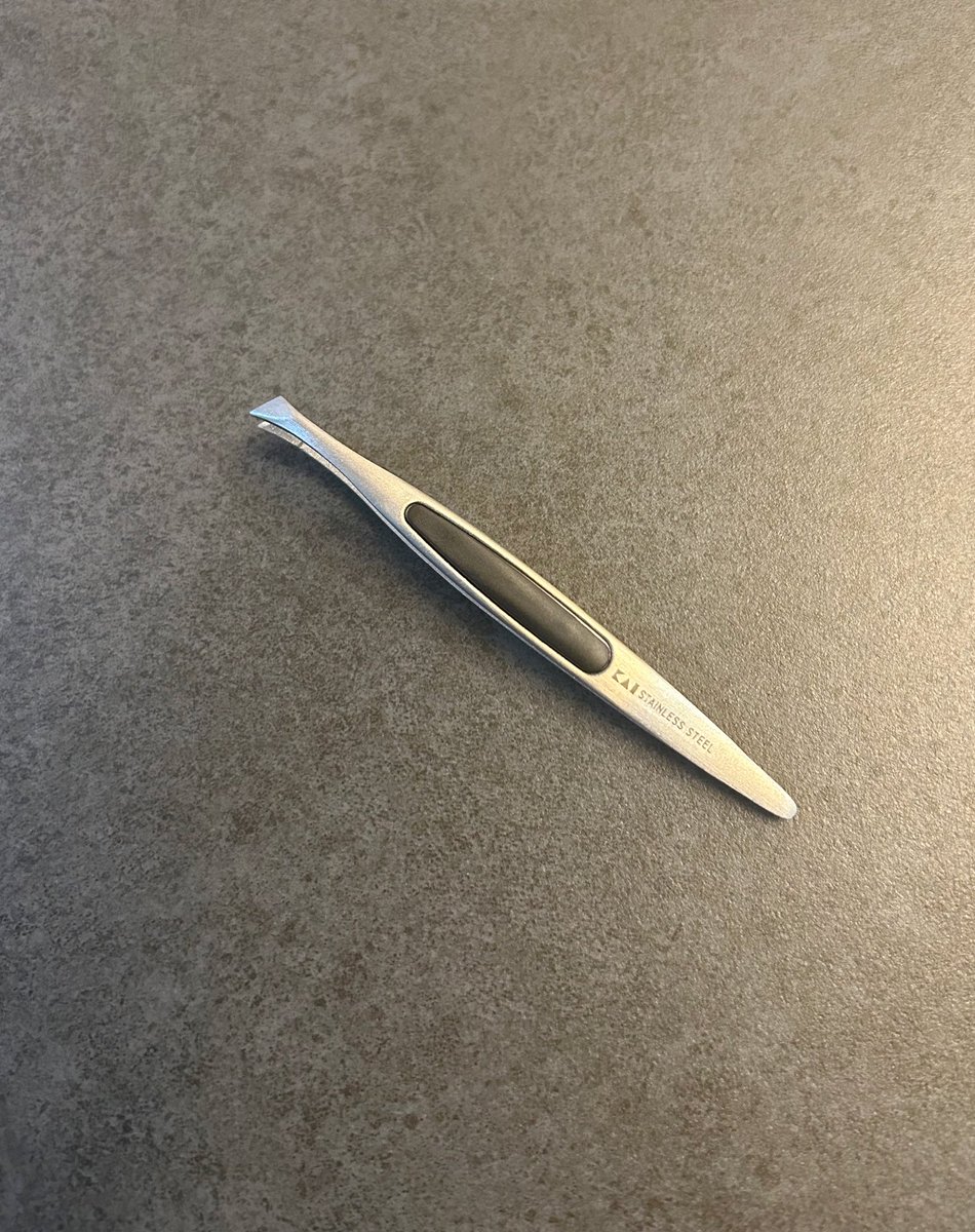 marunouchi__ol_'s tweet image. こちら、ストレスは金で解決したい独身女。Xという集合知よ、みなさんのストレスを金で解決したシリーズ教えてほしい。
ちなみに私は貝印の毛抜き。どんな産毛も短毛も百発百中抜けて、本当に痛くないの。眉毛整えてても「痛っ…」がない。1000円するけどその価値はある。