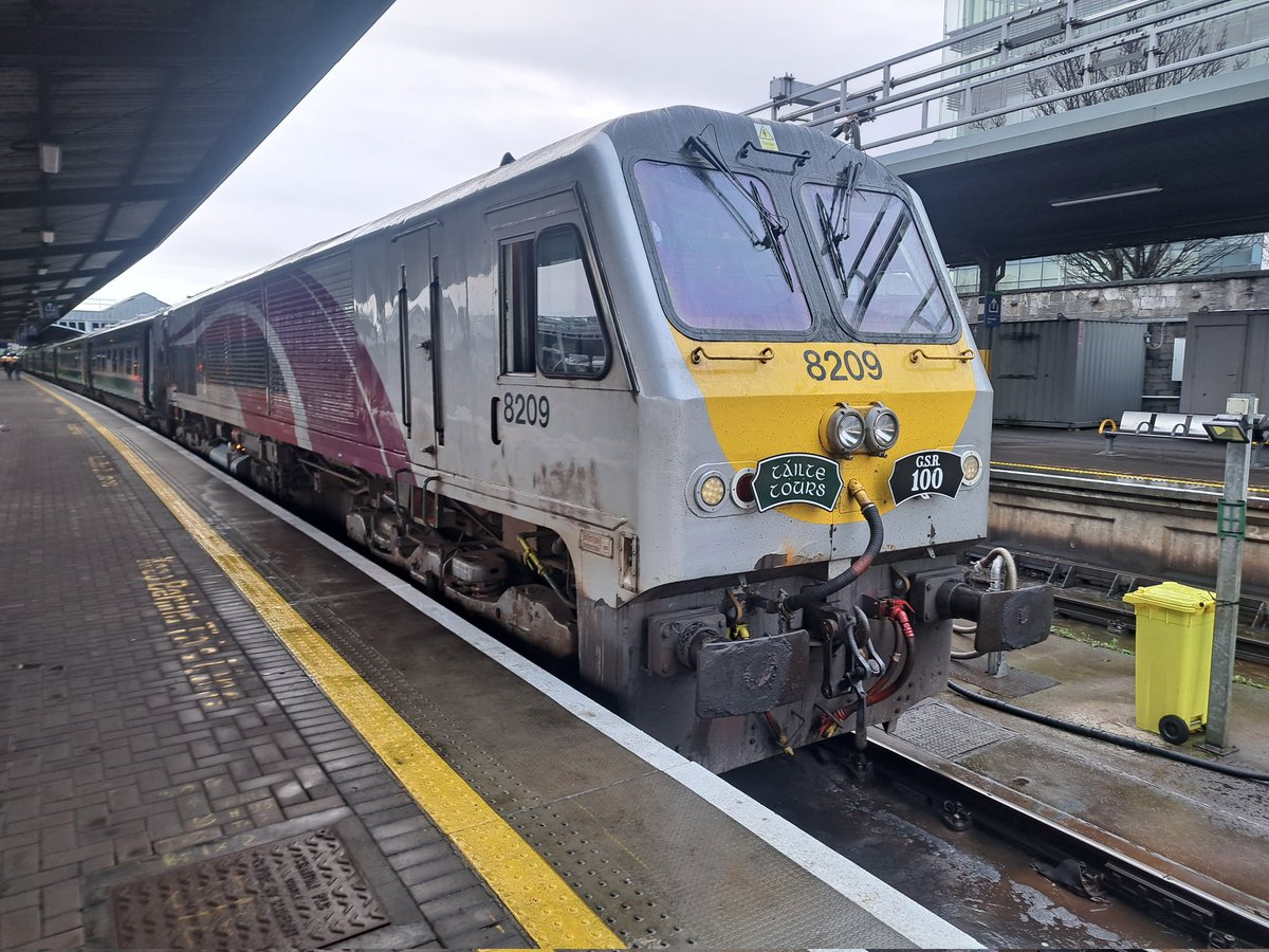 Táilte Tours CLG (@tailtetours) on Twitter photo Both our island's railway companies are represented on our railtour to Limerick and Killarney today: <a href="/Translink_NI/">Translink</a> <a href="/EnterpriseTrain/">Enterprise Train</a> loco 209 hauling <a href="/IrishRail/">Iarnród Éireann</a> carriages Both our island's railway companies are represented on our railtour to Limerick and Killarney today: <a href="/Translink_NI/">Translink</a> <a href="/EnterpriseTrain/">Enterprise Train</a> loco 209 hauling <a href="/IrishRail/">Iarnród Éireann</a> carriages