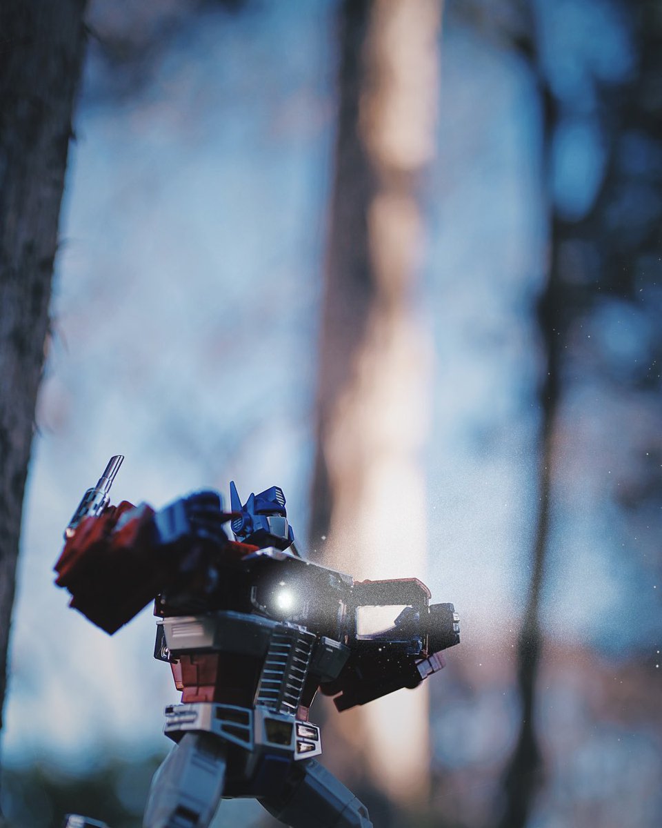 CybertronWar's tweet photo. Day 6: 40 Years of Prime — #sevendaysofprime
-
9 years of me taking photos of Prime. So many different Primes in my life. All are and were awesome.
-
Best, #cybertronwarriors https://t.co/CFAVtFr7Af