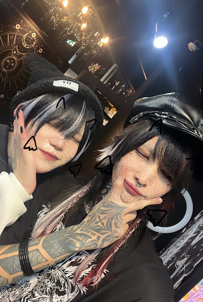 Liey_xx's tweet photo. 明日は@410kunn 2人で
@AQUA_CASTLE_ ゲスト出勤👑

18:00~24:00までお待ちしてるので
みんな遊びに来てほしいよ😸🫶

愛知県名古屋市中区栄４丁目７−１ 
ニューユタカビル 4階 https://t.co/WLiCbREYS2