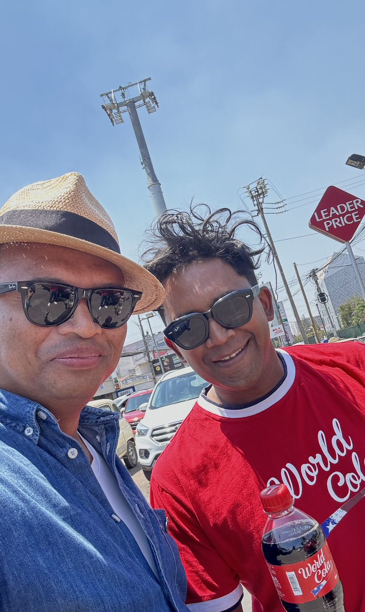 tekymandroso's tweet image. 🤝 Super rencontre avec #TegYv , en pleine promo du #WoCo 🌍🔥 Son énergie et ses idées sont juste *au top* ! Merci pour ce moment qui booste à fond 💥