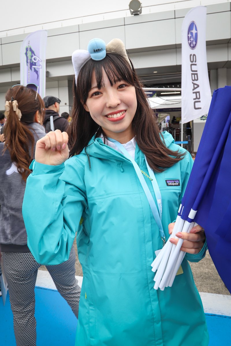 Bchan_'s tweet image. #スーパー耐久シリーズ 2024 最終戦 富士予選日。

みんな大好き #SUBARUSTARS 💓♥️❤️
アップのリクエストも多いので、少しアップ 👏👏👏
最初は、あずさちゃま。
今日、配布予定の旗は全て配布完了👍
配布に撮影対応と大活躍でした。✨✨✨

#SUBARU 
#声援は力だ
#サーキットでSUBARUを応援
#S耐