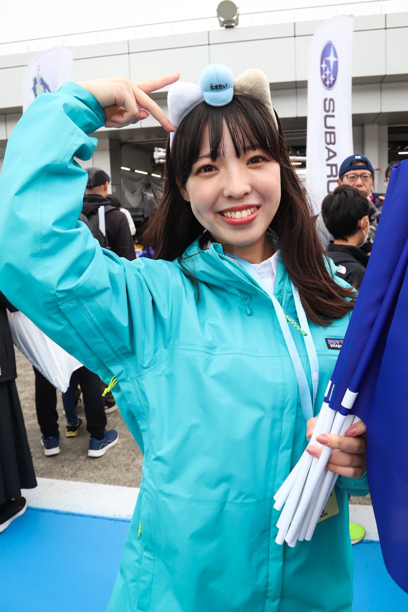 Bchan_'s tweet image. #スーパー耐久シリーズ 2024 最終戦 富士予選日。

みんな大好き #SUBARUSTARS 💓♥️❤️
アップのリクエストも多いので、少しアップ 👏👏👏
最初は、あずさちゃま。
今日、配布予定の旗は全て配布完了👍
配布に撮影対応と大活躍でした。✨✨✨

#SUBARU 
#声援は力だ
#サーキットでSUBARUを応援
#S耐