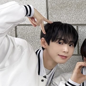 AetherCake_'s tweet image. Starting Day λΉνμΈλ π«Άπ»
#μ λλ²μ€λ¦¬κ·Έ #universeleague
#μμ μ° #SEO_JEONGWOO