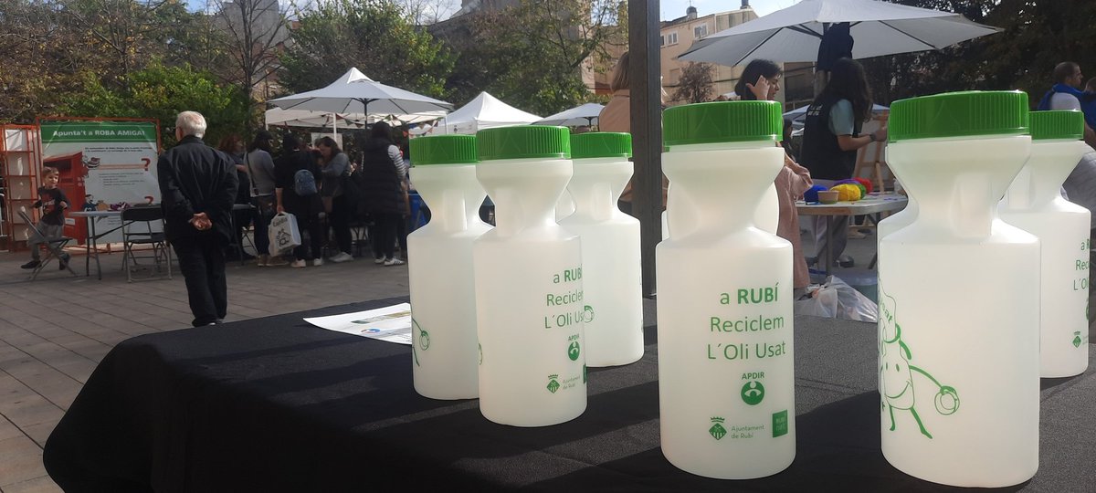 apdir2015's tweet image. A la #refirat de @rubicity amb el nostre projecte #rubiclak .#diversitat #sostenibilitat  @AjRubiNET @