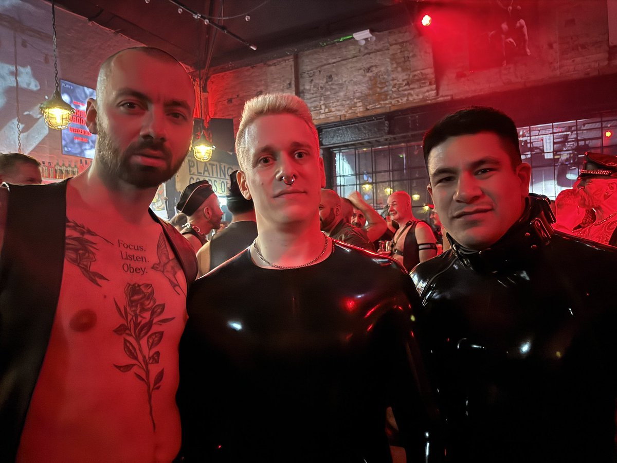 J_G_90's tweet photo. Such a great night with @HunterLDN_X with @dutchpupmomo @Lupine_666 @itstroylocke @MikoSub_ @033Nm 🤤🫠 https://t.co/ETk2yfuW9p
