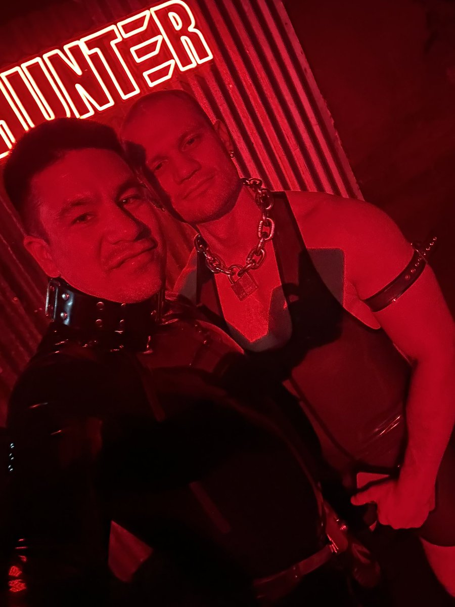 J_G_90's tweet photo. Such a great night with @HunterLDN_X with @dutchpupmomo @Lupine_666 @itstroylocke @MikoSub_ @033Nm 🤤🫠 https://t.co/ETk2yfuW9p