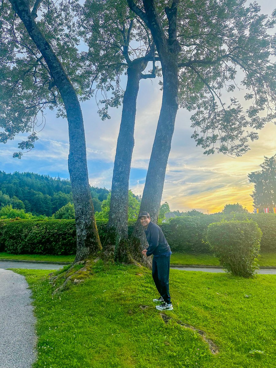 Can you guess which umpire made the stumps feel this big? 🤔