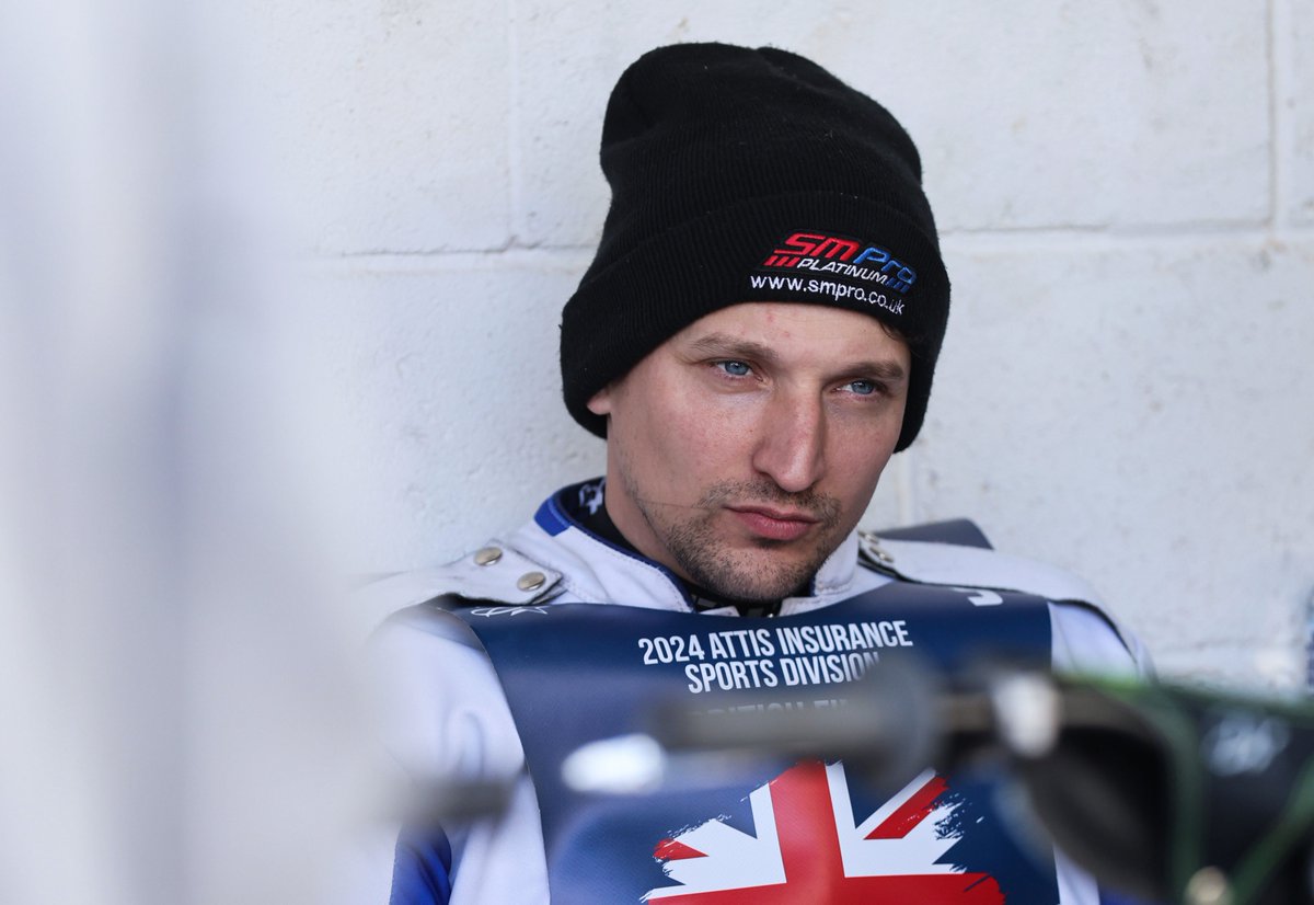 𝘽𝘼𝙉𝘿𝙄𝙏𝙎 𝘾𝙊𝙊𝙆𝙄𝙉' ⚫️🟡

BERWICK boss Stewart Dickson admits it was a “no brainer” to snap up top star Craig Cook. 

📲 FULL STORY 👉 bit.ly/bsnnews234

📸 <a href="/taylanningpix/">Taylor Lanning</a> | 🇬🇧 <a href="/SpeedwayGB/">Official British Speedway</a>