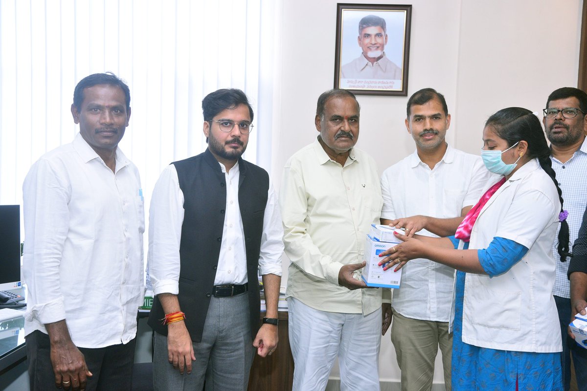 pd_kada's tweet photo. Kada PD, Vikas Marmath distributed 100 BP devices and 100 Glucometers to ANMs by deputy DMHO at a cost of approximately Rs.3,00,000/-  for conducting house to house survey in Kuppam Constituency as per the instructions of Honerable District Collector. https://t.co/YxZPsyPT65